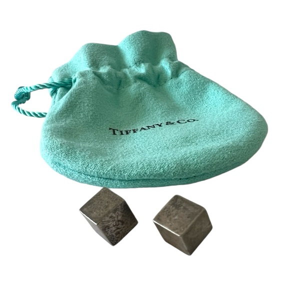 Tiffany & Co • Sterling Silver Solid Box Cube Stud Earrings 8gr - Picture 3 of 9